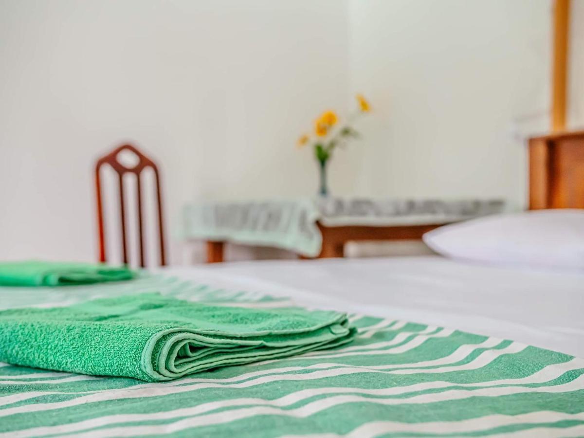 מטרה Surfing Guest House מראה חיצוני תמונה